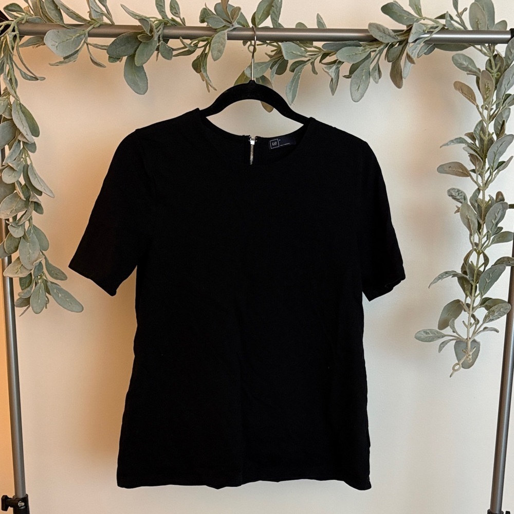 Gap shirt